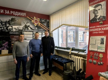 Открытие военно-патриотического класса в школе №49 Открытие военно-патриотического класса в школе №49